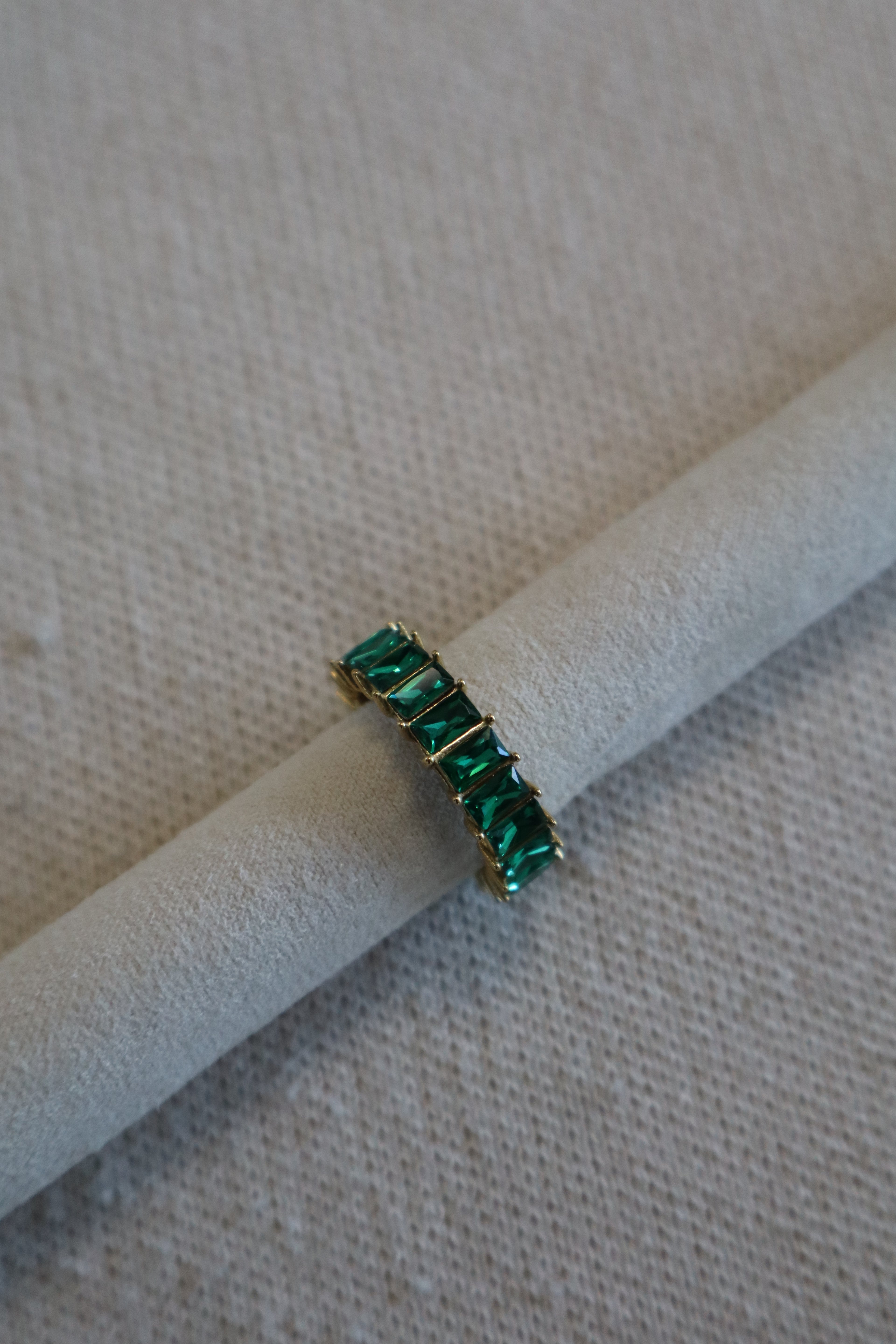 Anello 79