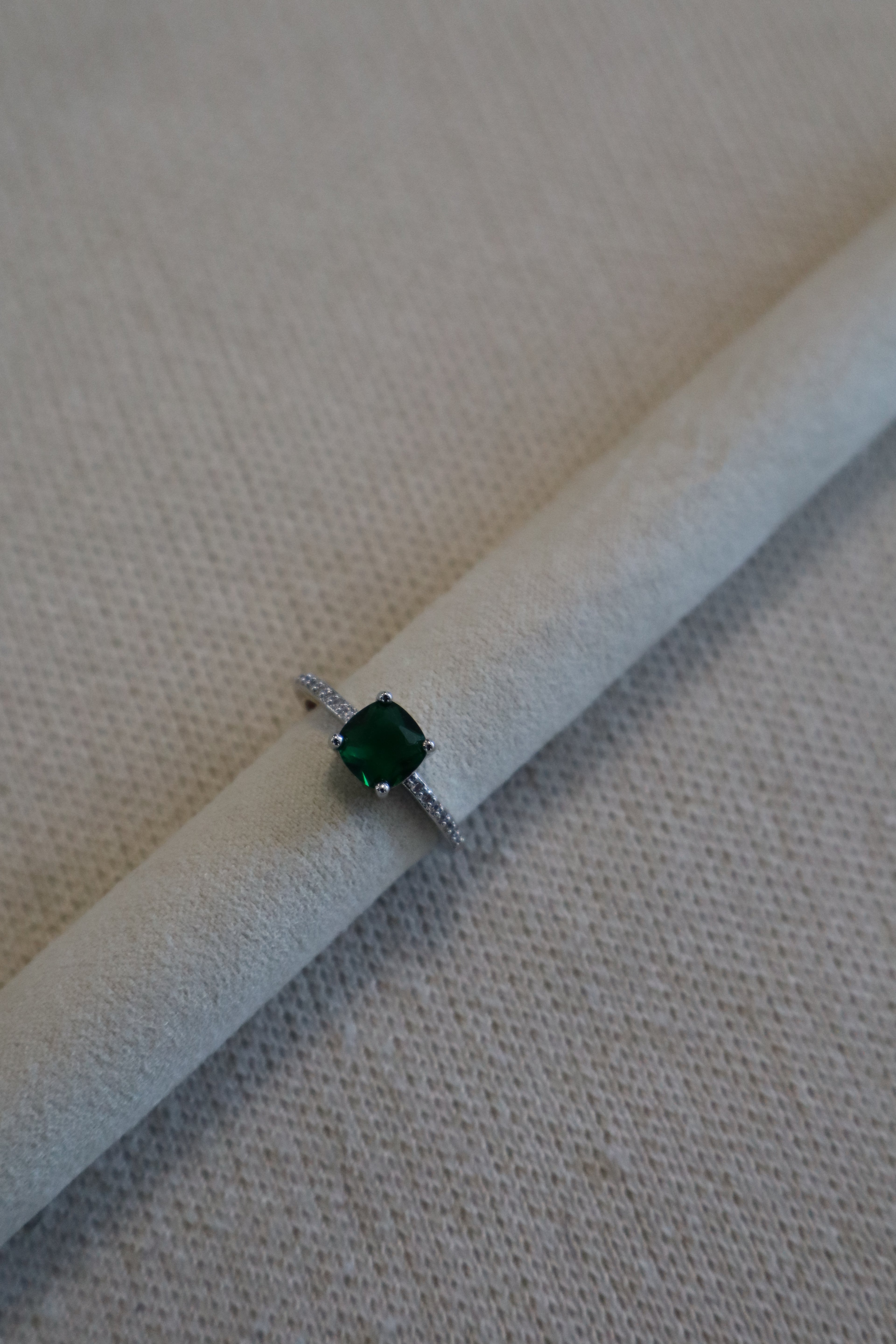 Anello 82